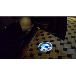 Zwei Pico LED Logo Projektoren für BMW